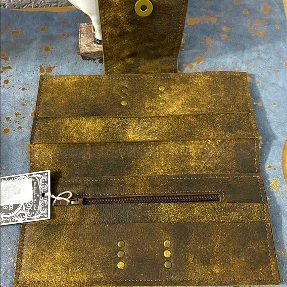 NWT Keep It Gypsy Turquoise Tooled Genuine Leather Wallet - Picture 3 of 16